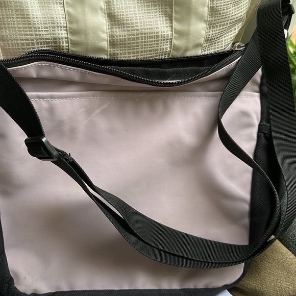 Eddie Bauer lavender, Nylon Travel Crossbody Bag - Picture 5 of 10